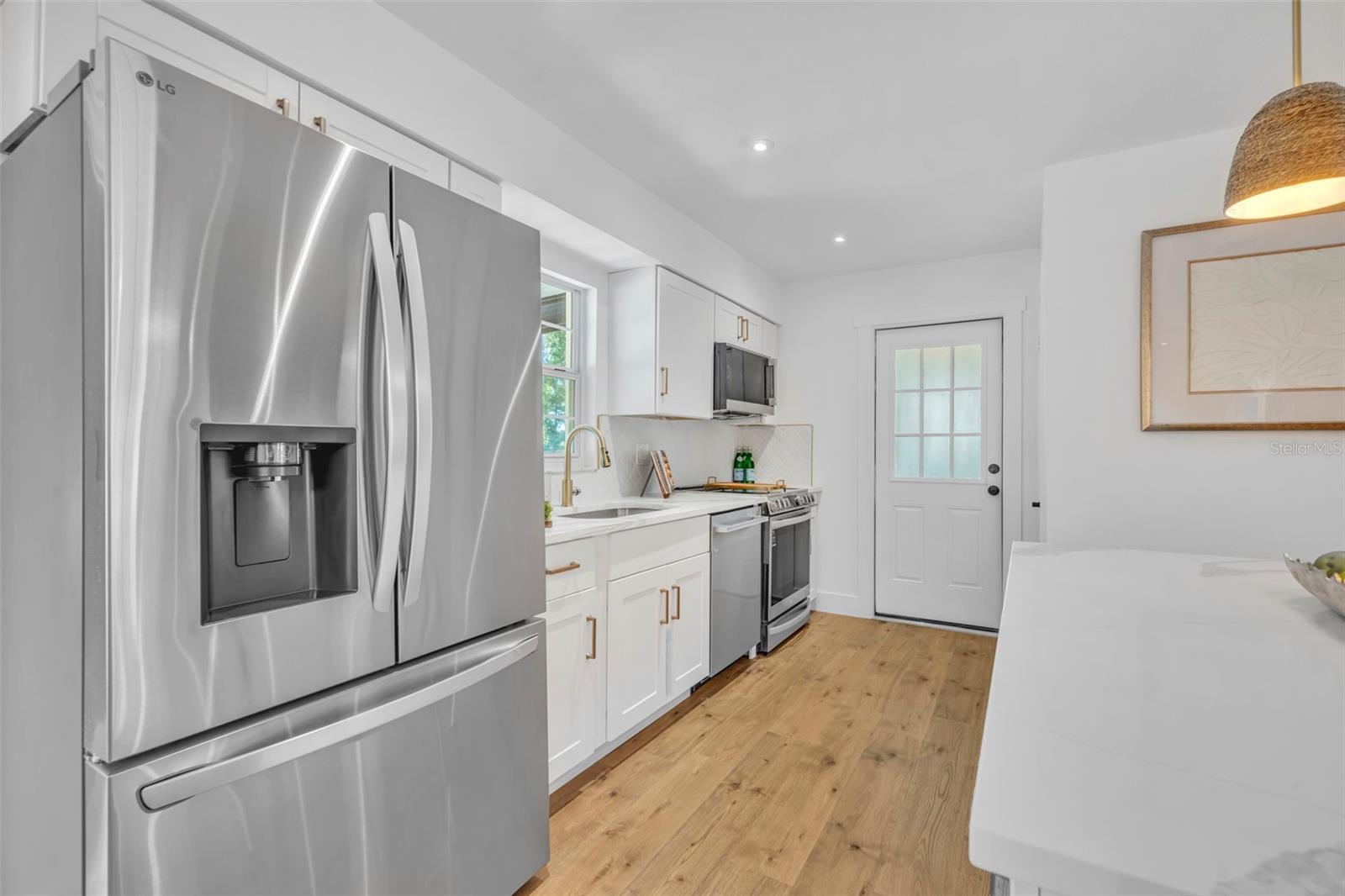 Image 15 of 29 For 454 Springwood Court