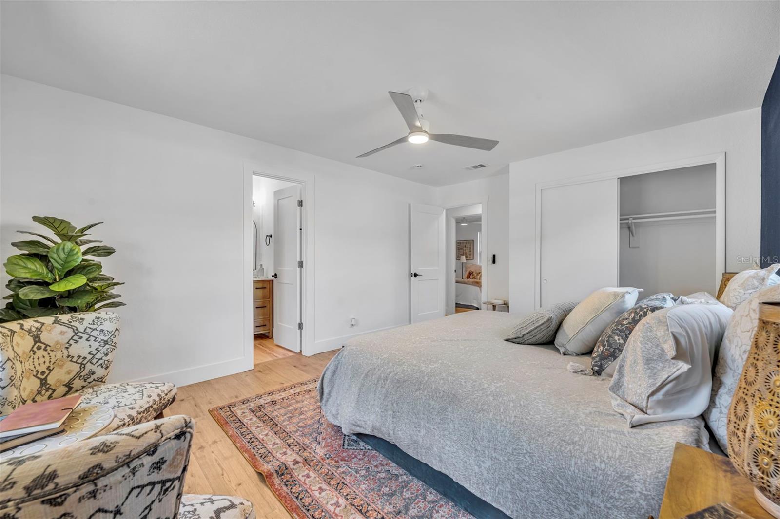 Image 19 of 29 For 454 Springwood Court