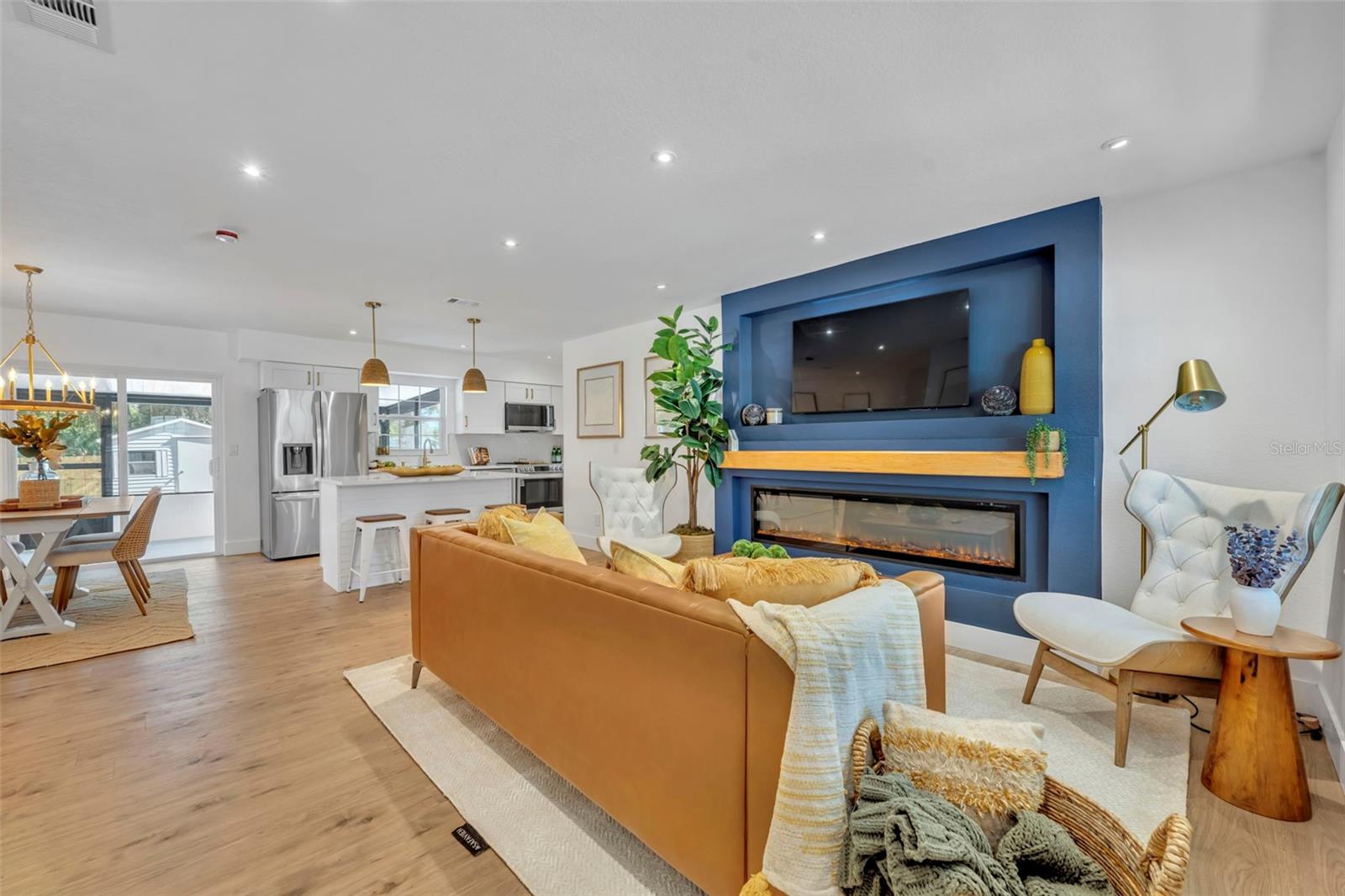 Image 4 of 29 For 454 Springwood Court