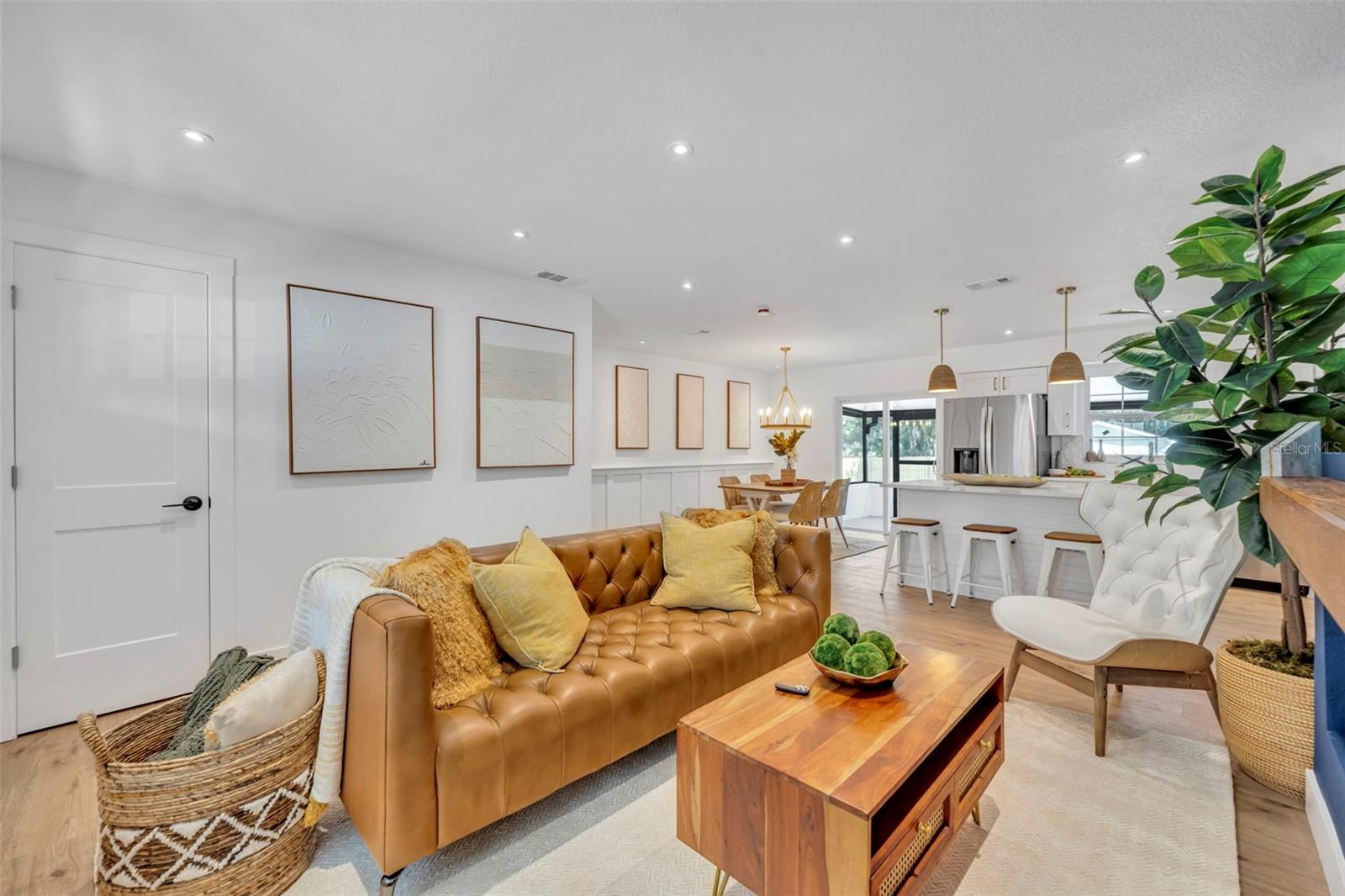 Image 7 of 29 For 454 Springwood Court