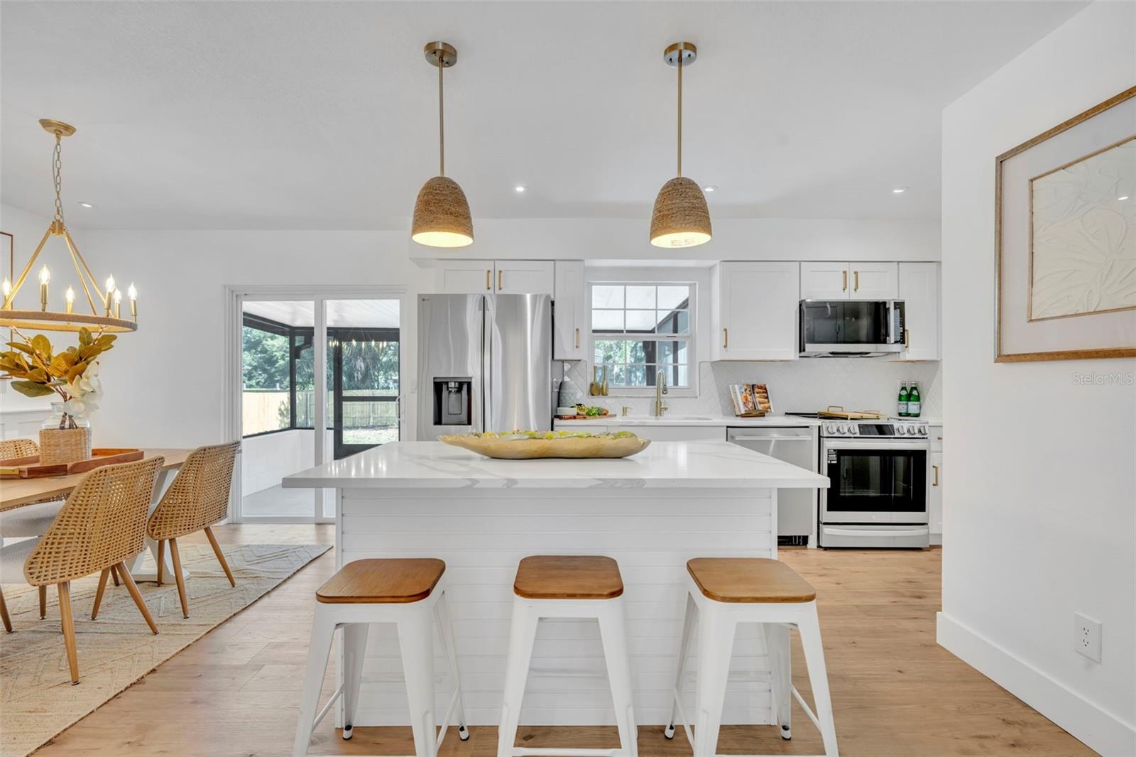 Image 9 of 29 For 454 Springwood Court