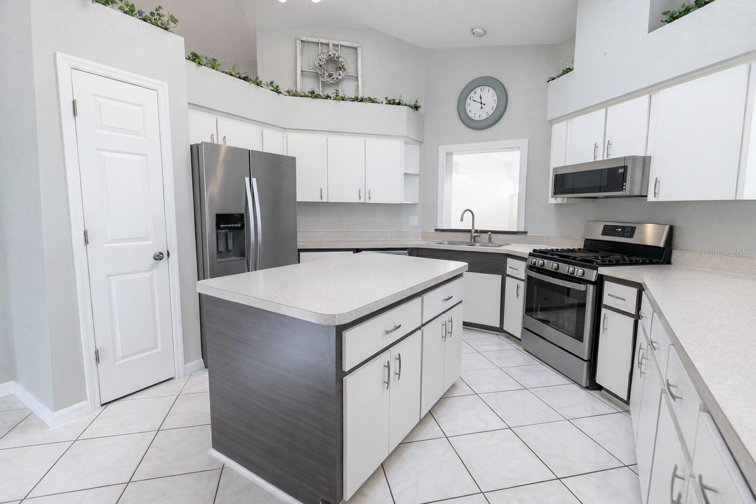 Image 8 of 30 For 1088 32nd Lane