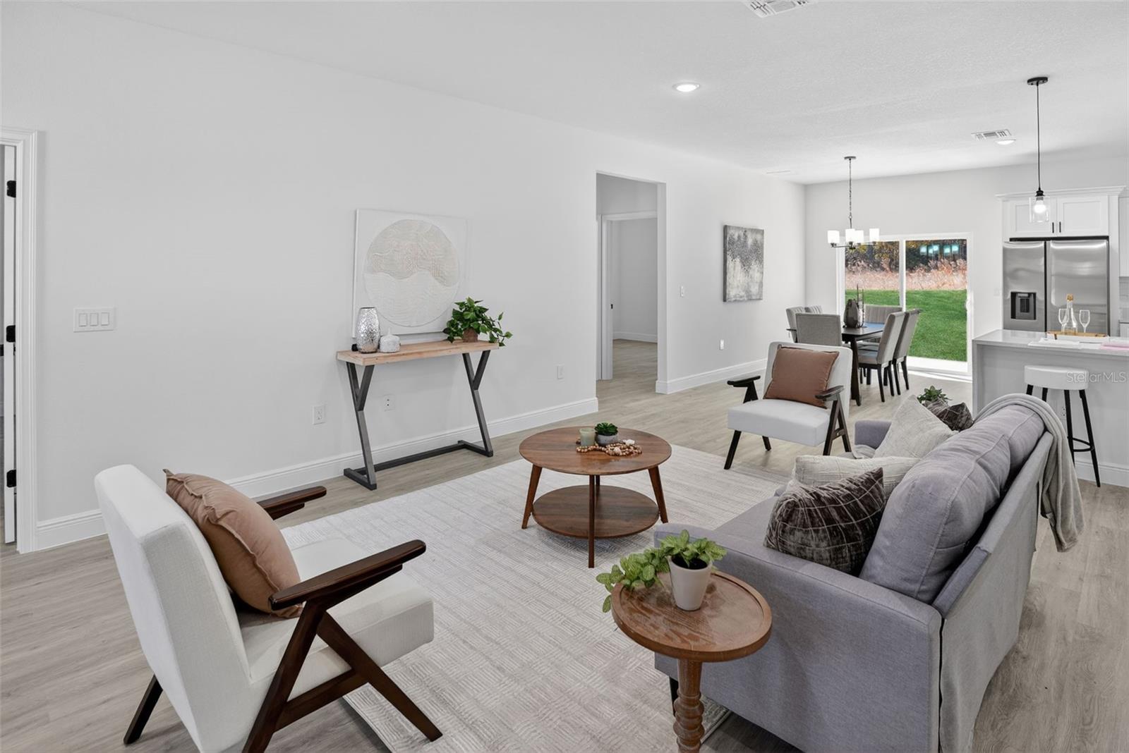 Listing photo id 0 for 1243 Shady Lane