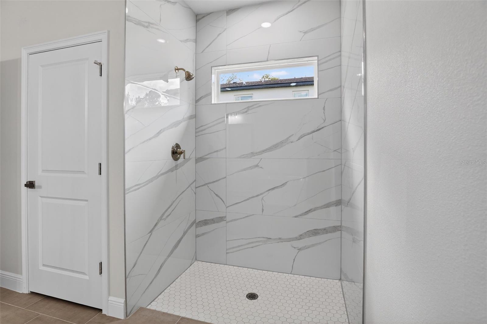 Listing photo id 20 for 1243 Shady Lane