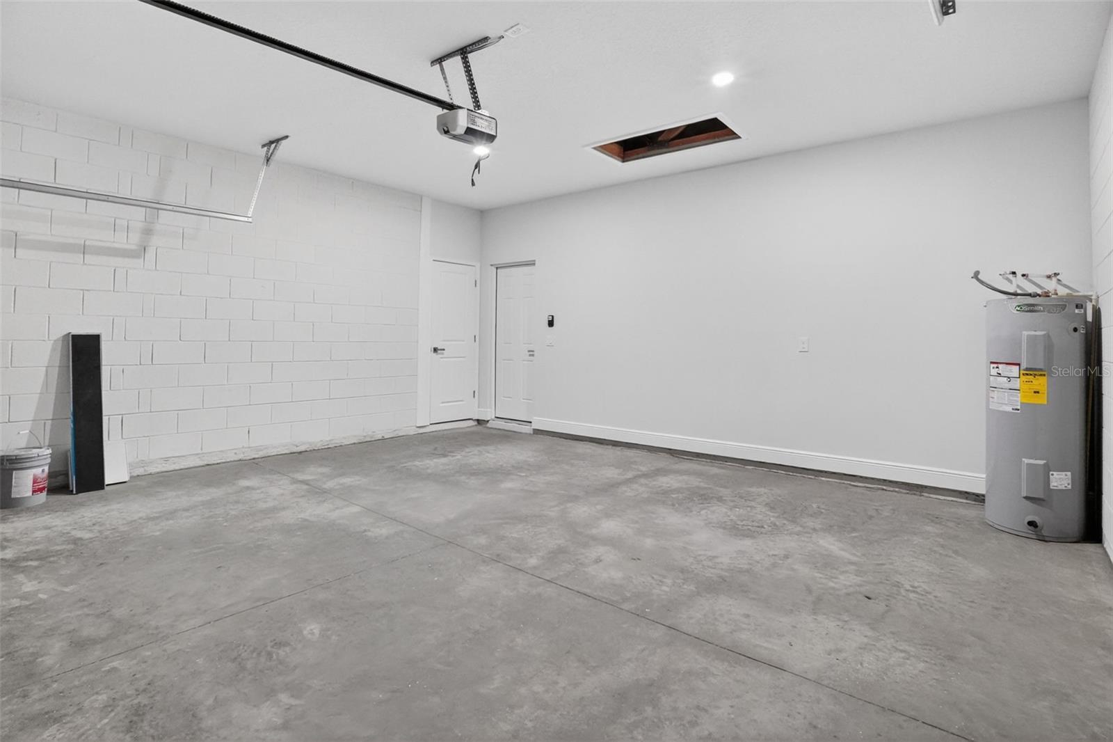 Listing photo id 23 for 1243 Shady Lane