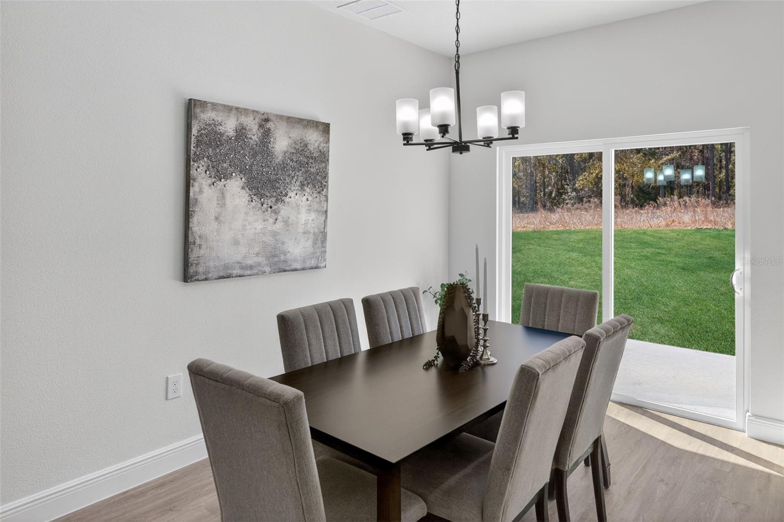 Listing photo id 3 for 1243 Shady Lane