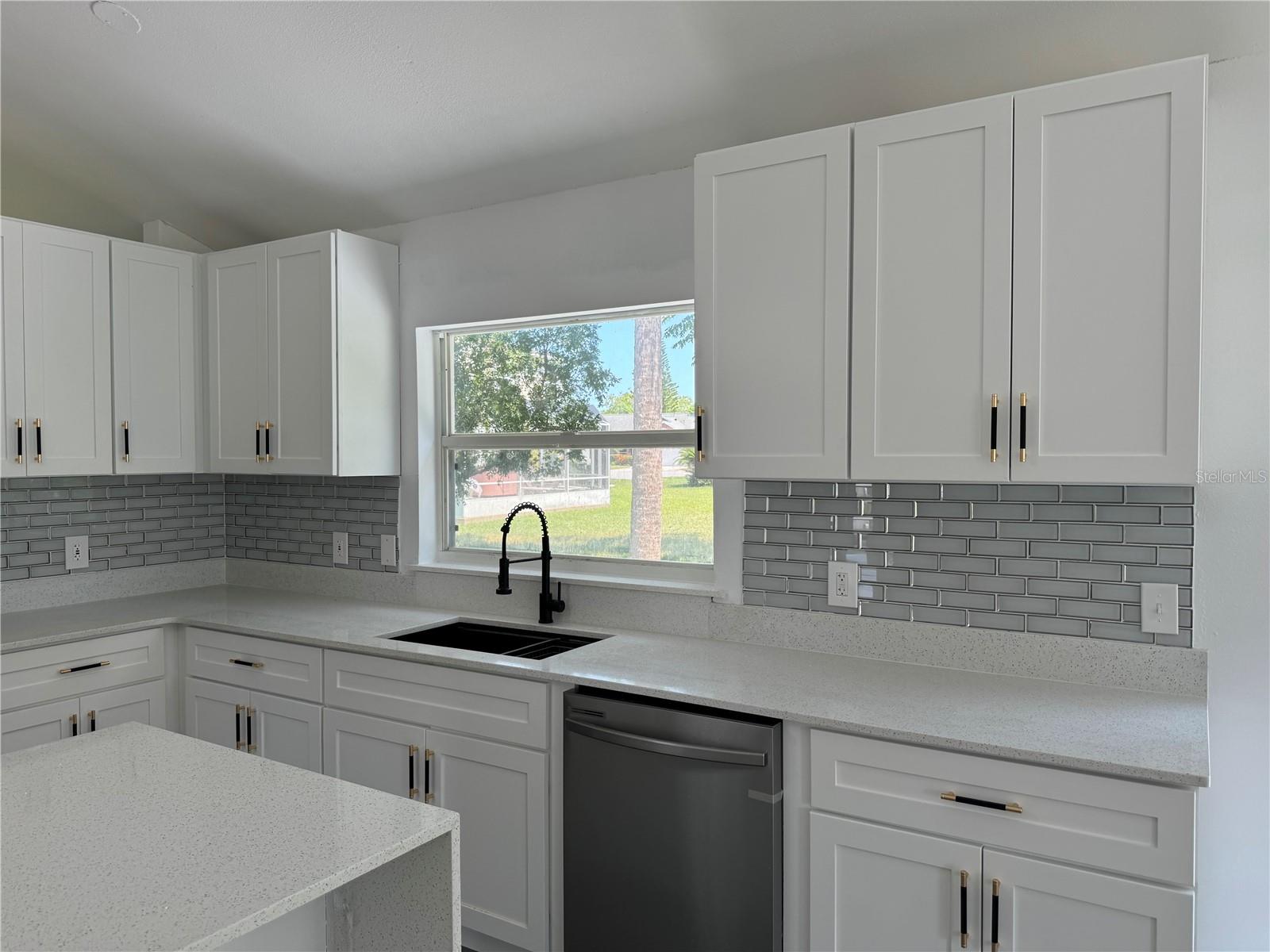 Image 21 of 25 For 215 Hollowbrook Circle