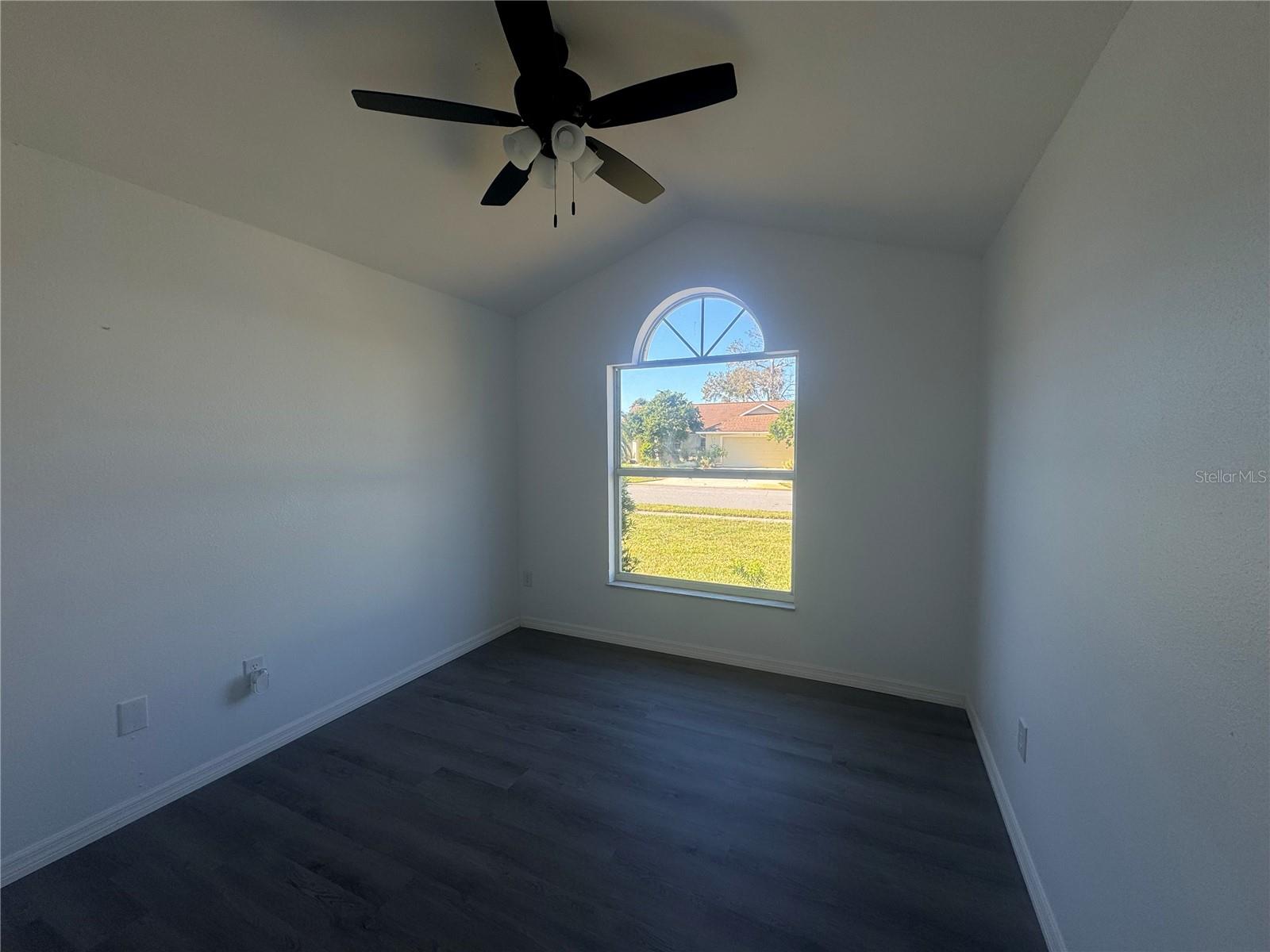 Image 8 of 25 For 215 Hollowbrook Circle