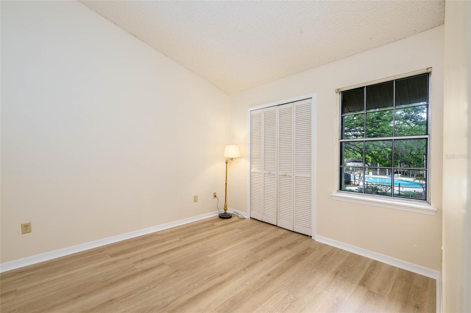 Image 13 of 20 For 4004 Crossroads Place