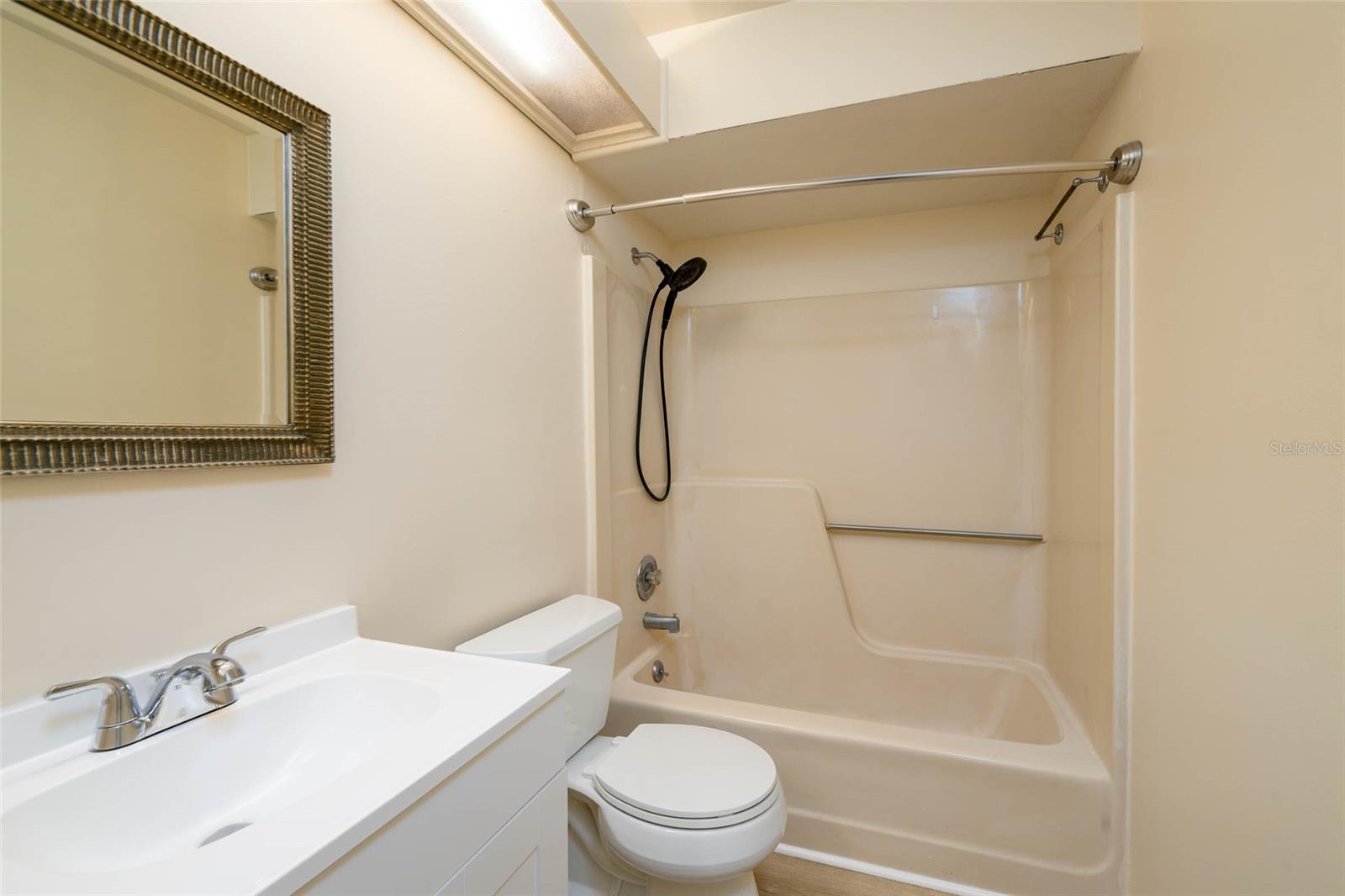 Image 14 of 20 For 4004 Crossroads Place