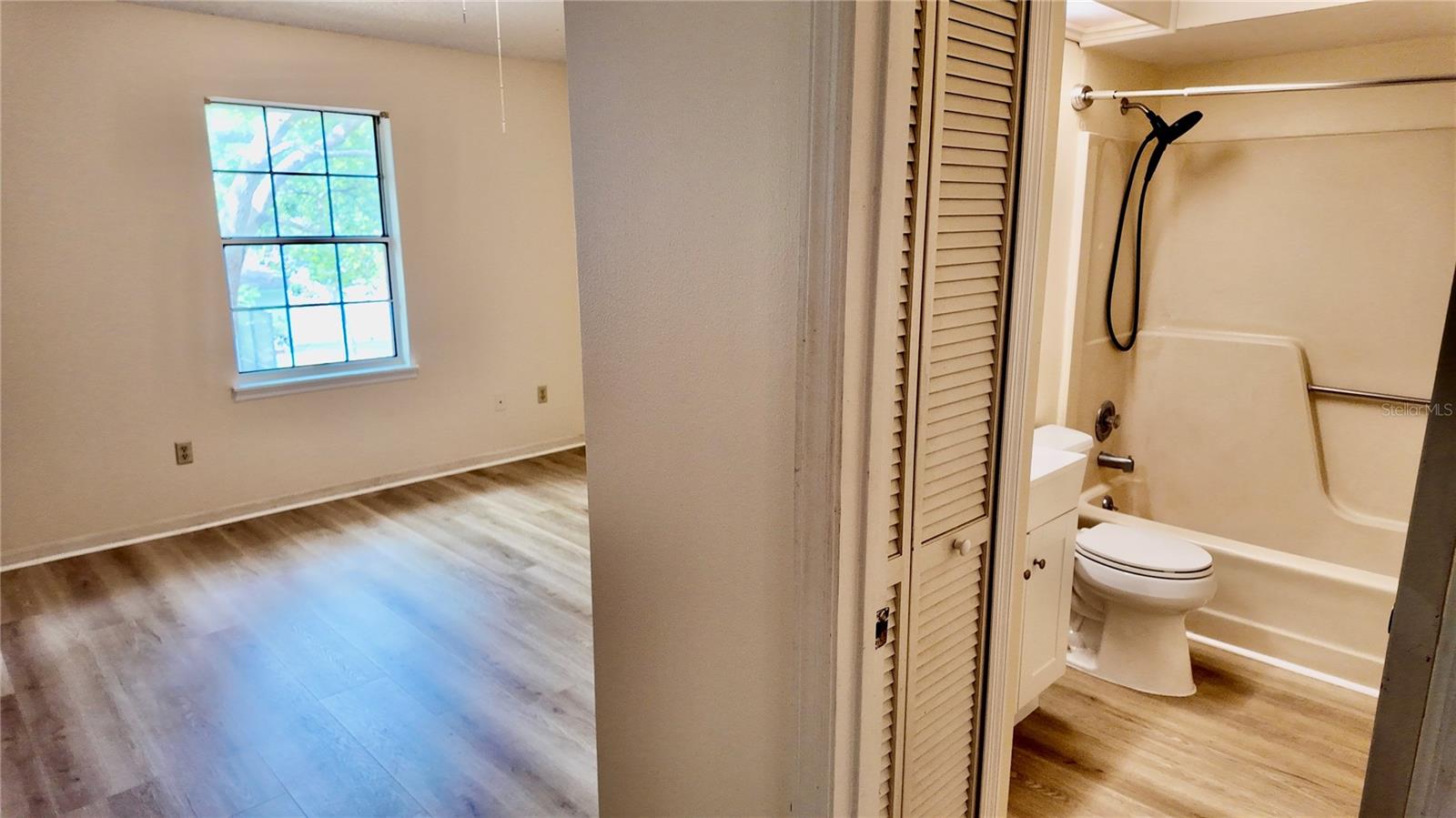 Image 15 of 20 For 4004 Crossroads Place