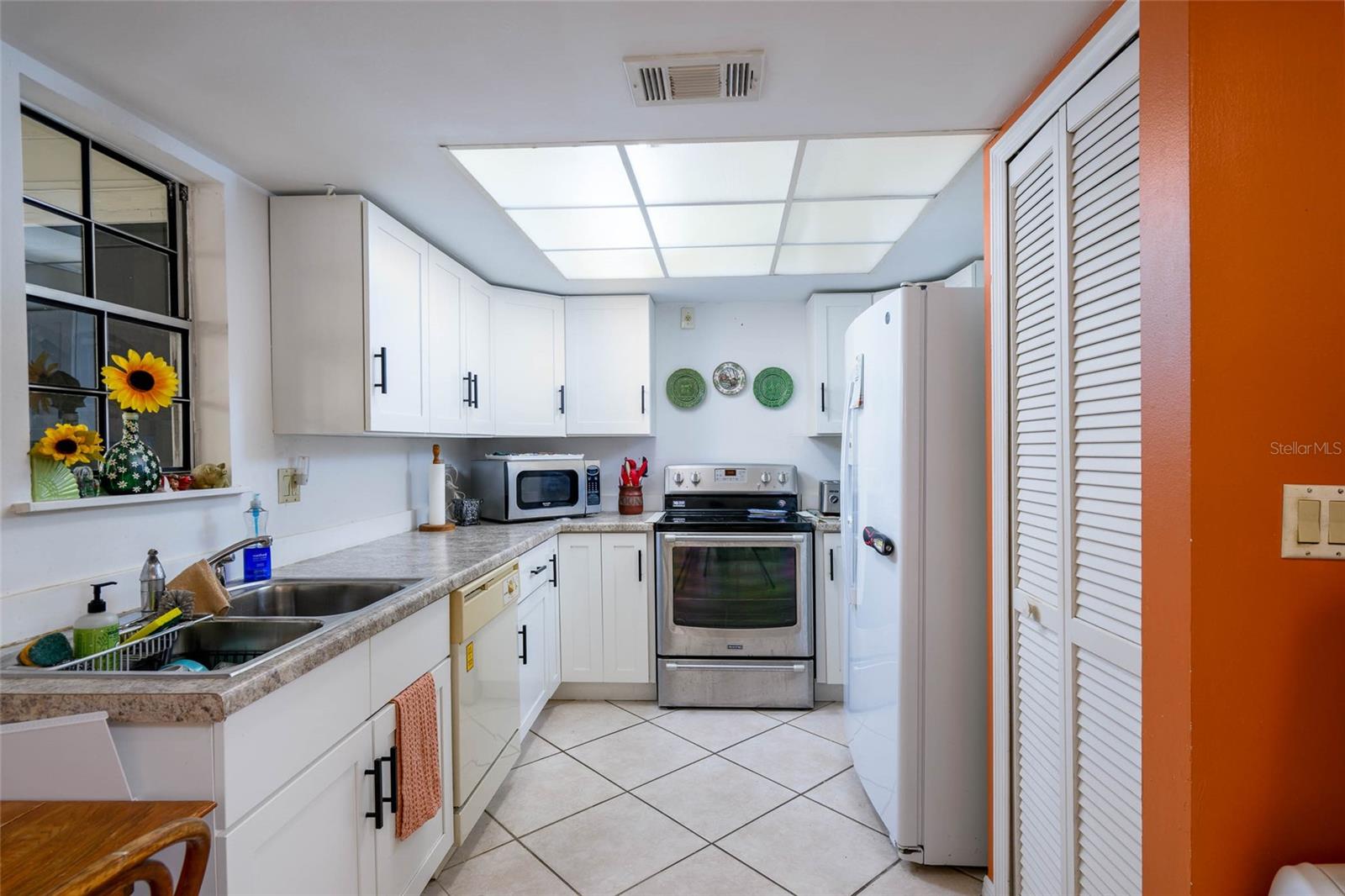 Image 5 of 20 For 4004 Crossroads Place