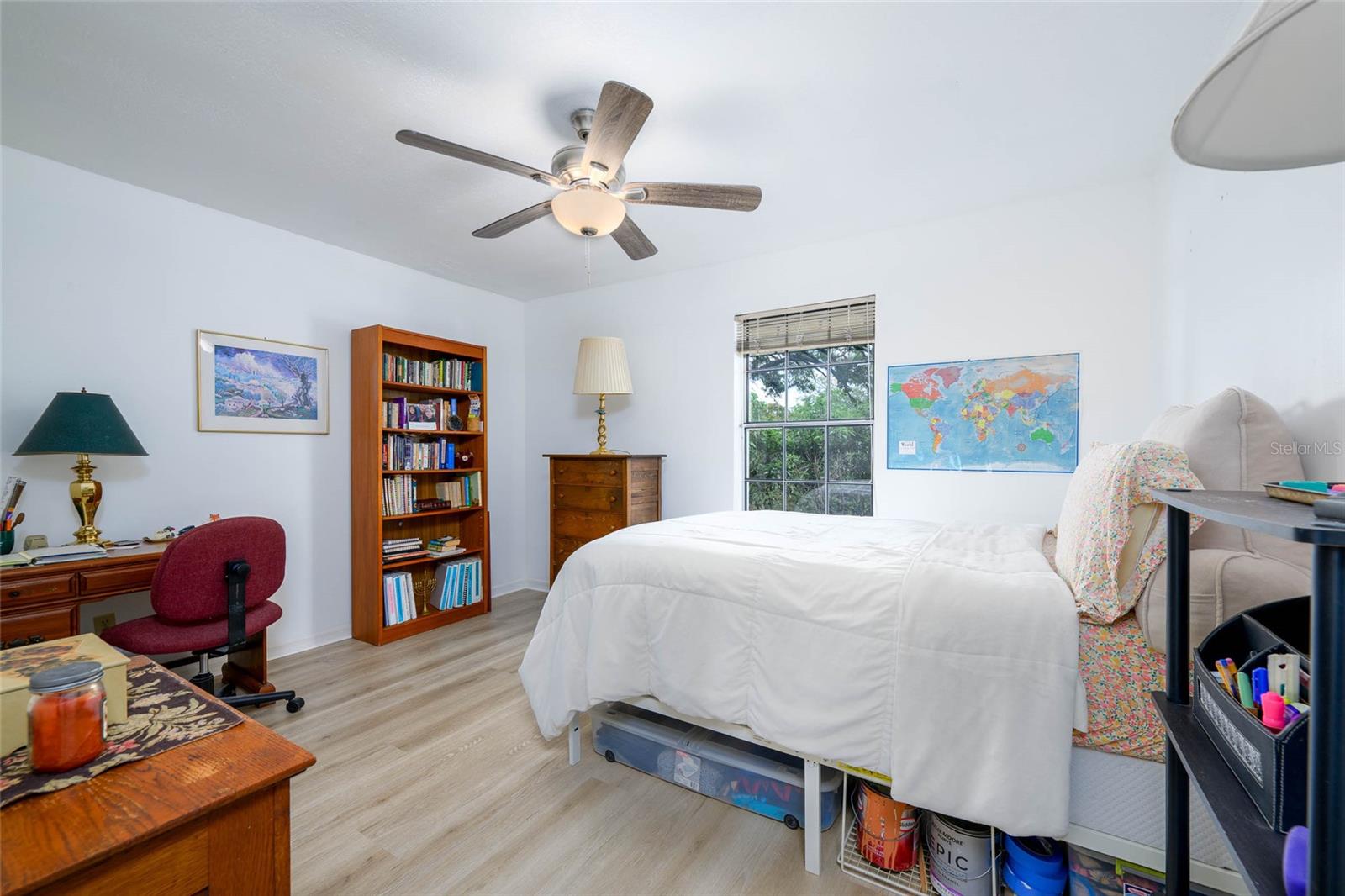 Image 7 of 20 For 4004 Crossroads Place