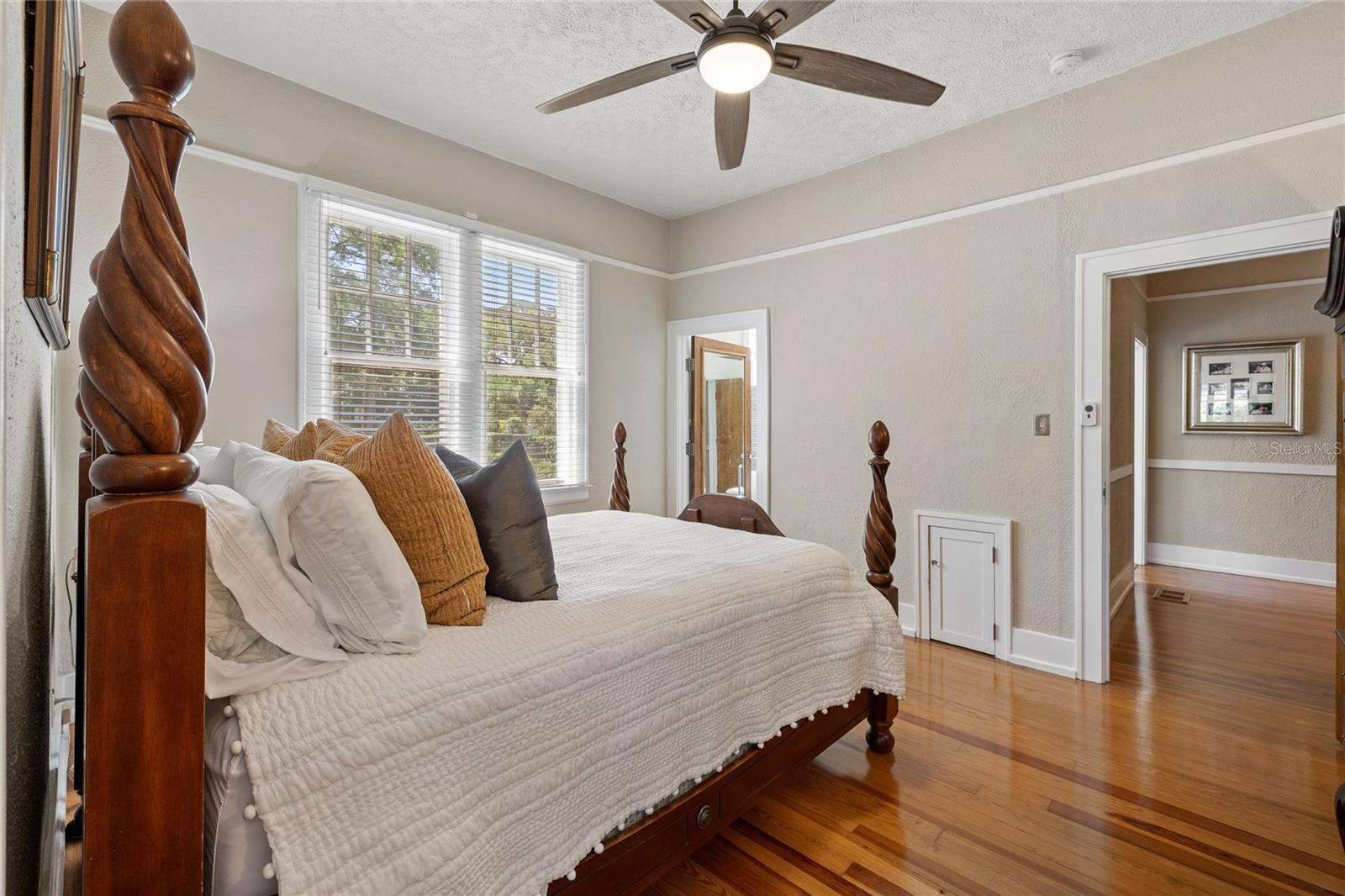 Image 16 of 87 For 405 15th Avenue