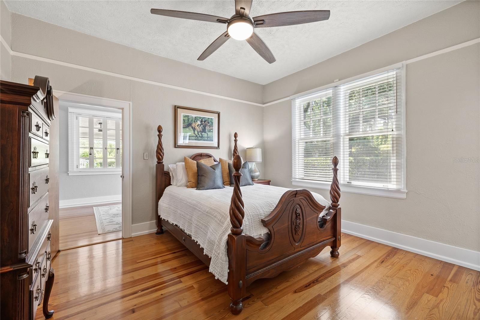 Image 17 of 87 For 405 15th Avenue