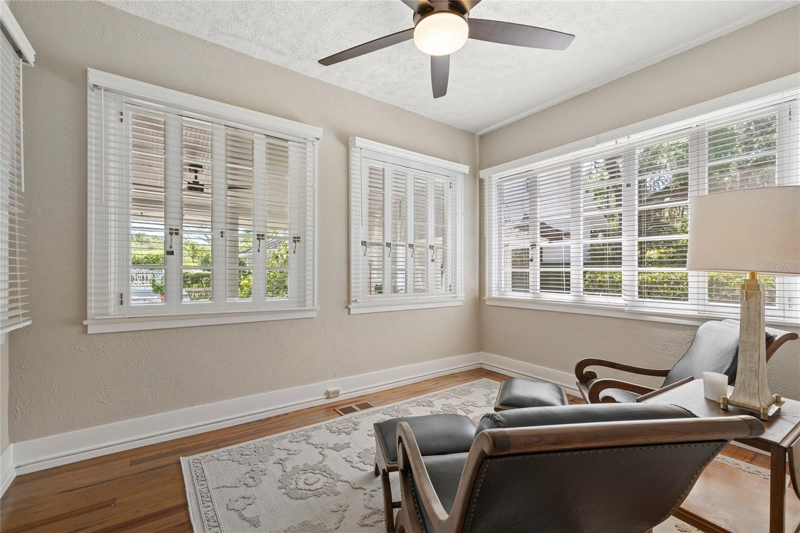 Image 18 of 87 For 405 15th Avenue