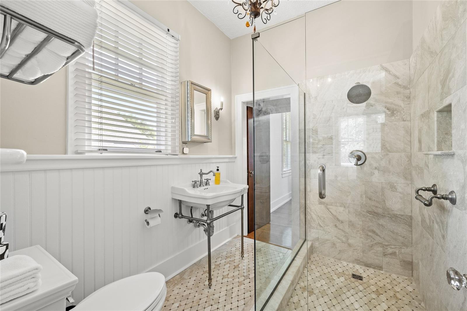 Image 36 of 87 For 405 15th Avenue