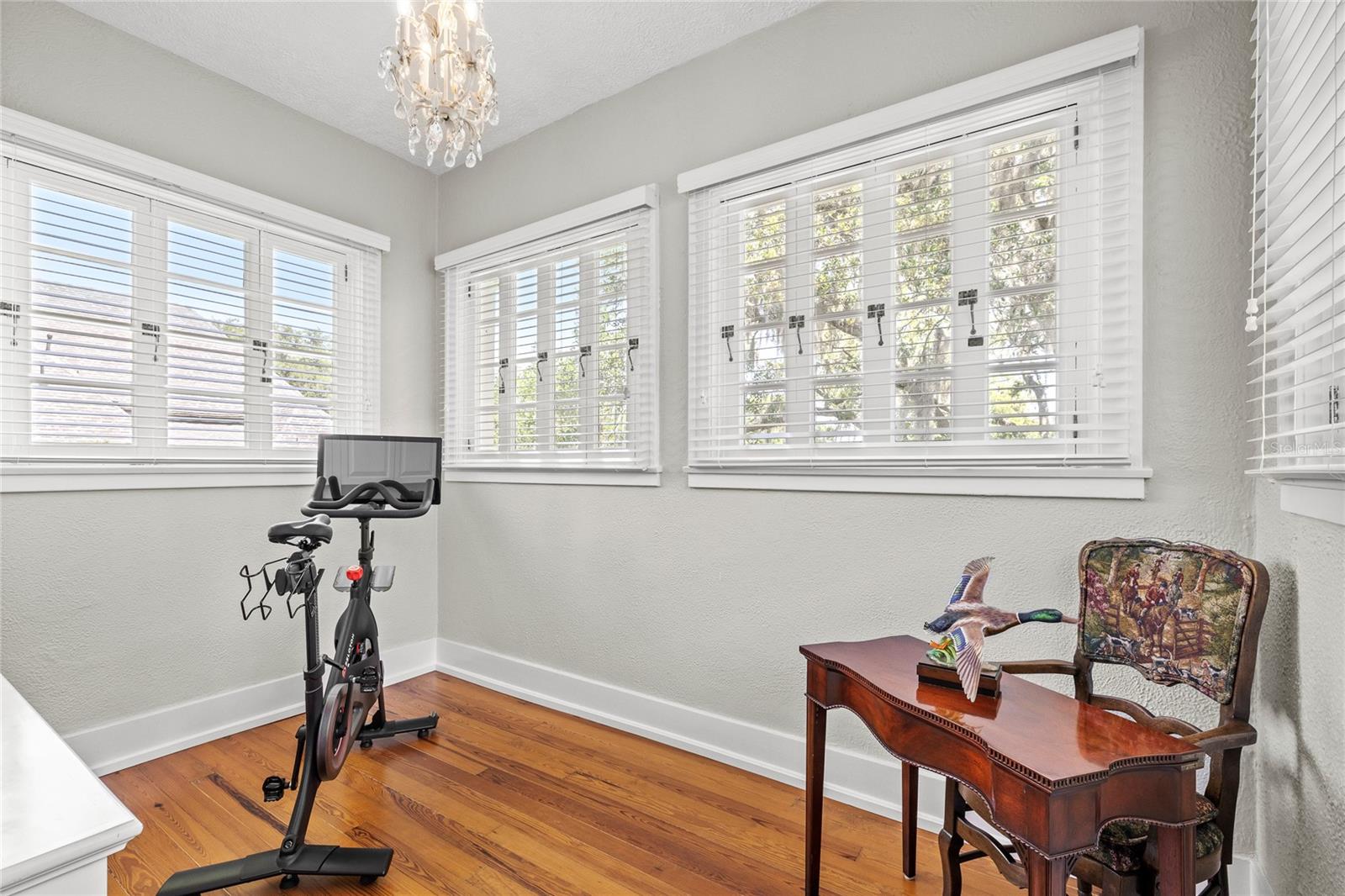 Image 38 of 87 For 405 15th Avenue