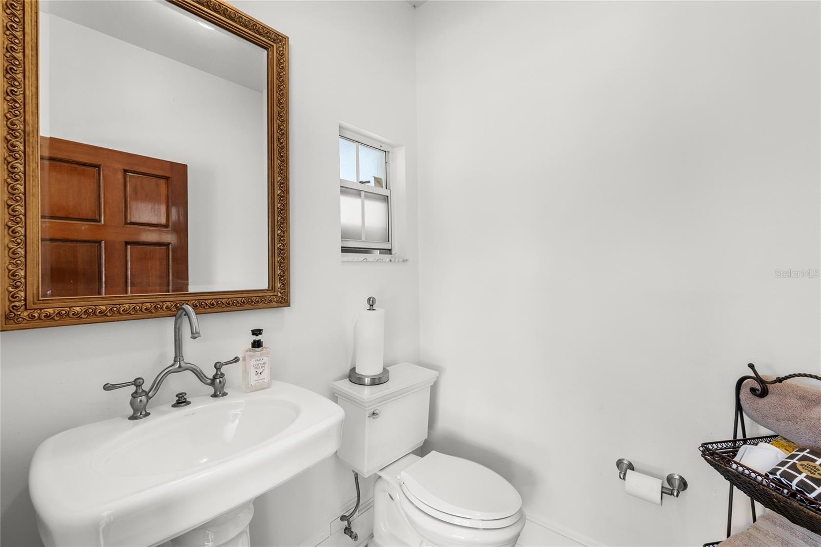 Image 39 of 87 For 405 15th Avenue