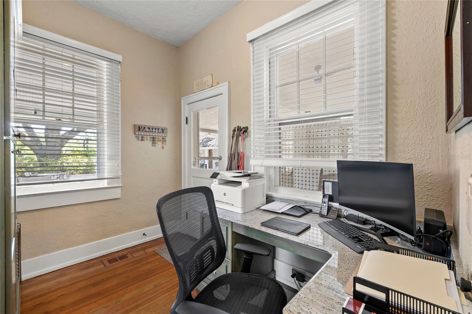 Image 42 of 87 For 405 15th Avenue