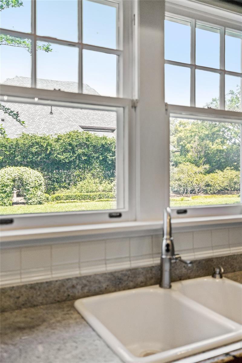 Image 74 of 87 For 405 15th Avenue