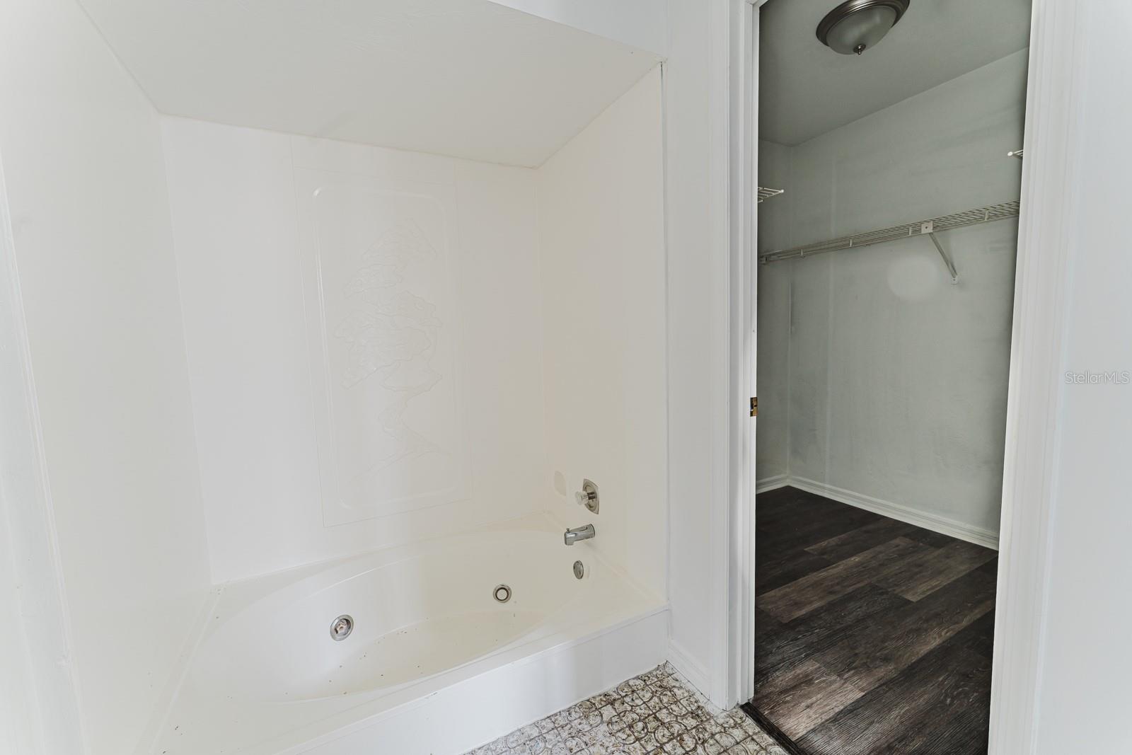 Image 13 of 31 For 96 Bayshore Drive