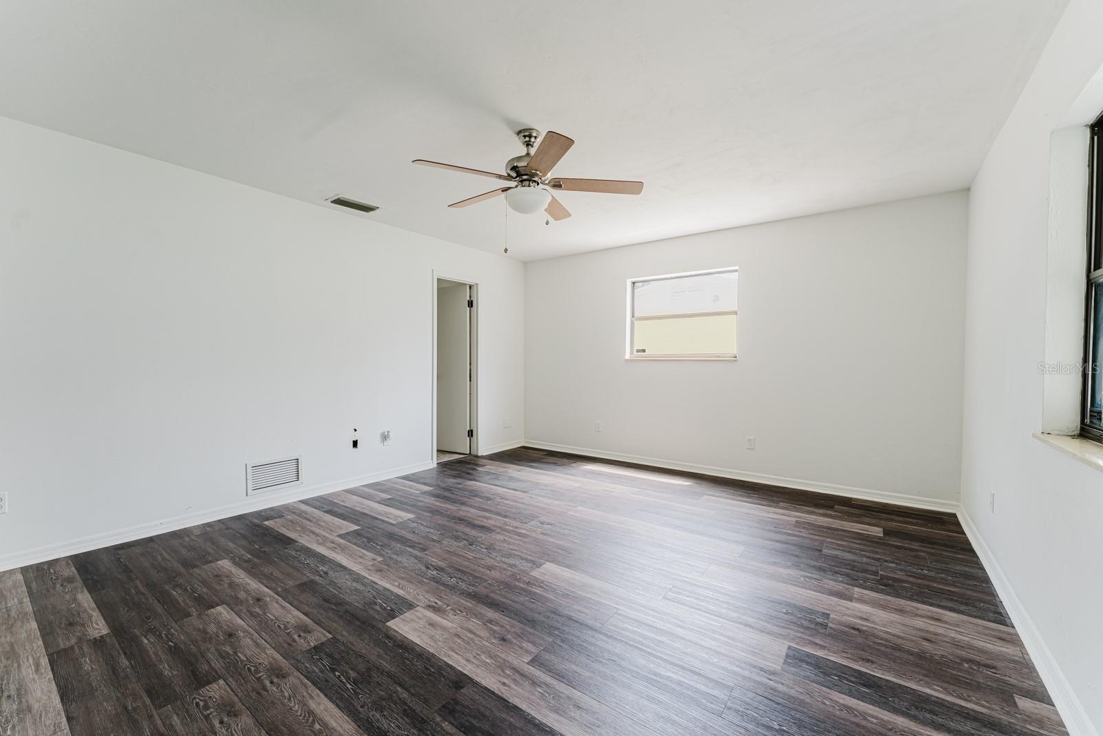 Image 18 of 31 For 96 Bayshore Drive