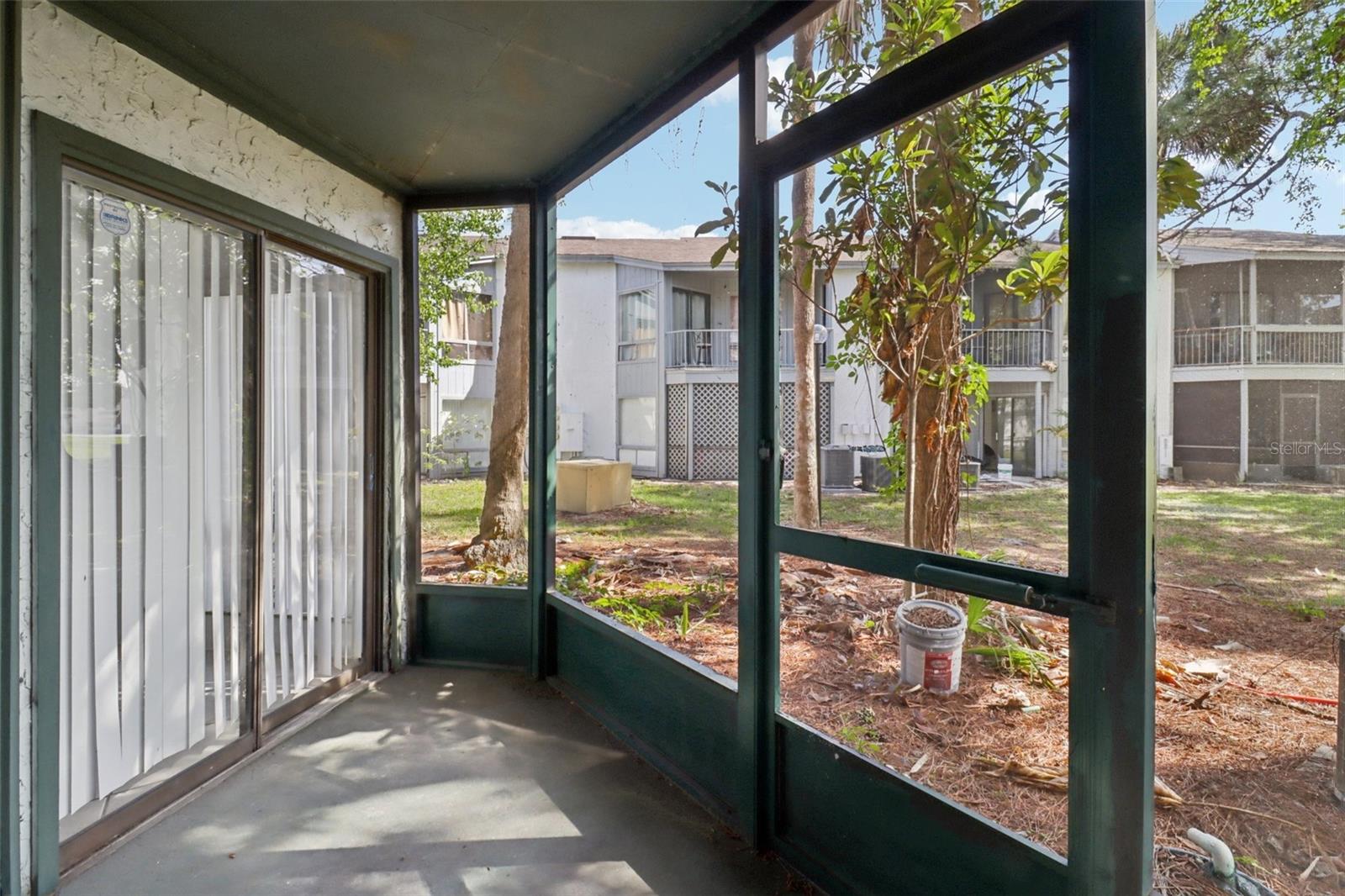 Image 15 of 19 For 4369 Aqua Vista Drive 16-c