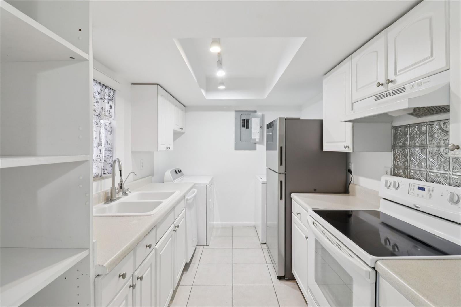 Image 4 of 19 For 4369 Aqua Vista Drive 16-c