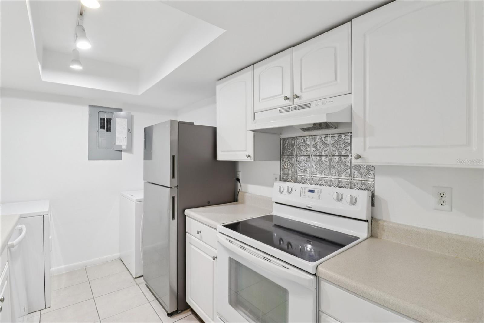 Image 6 of 19 For 4369 Aqua Vista Drive 16-c