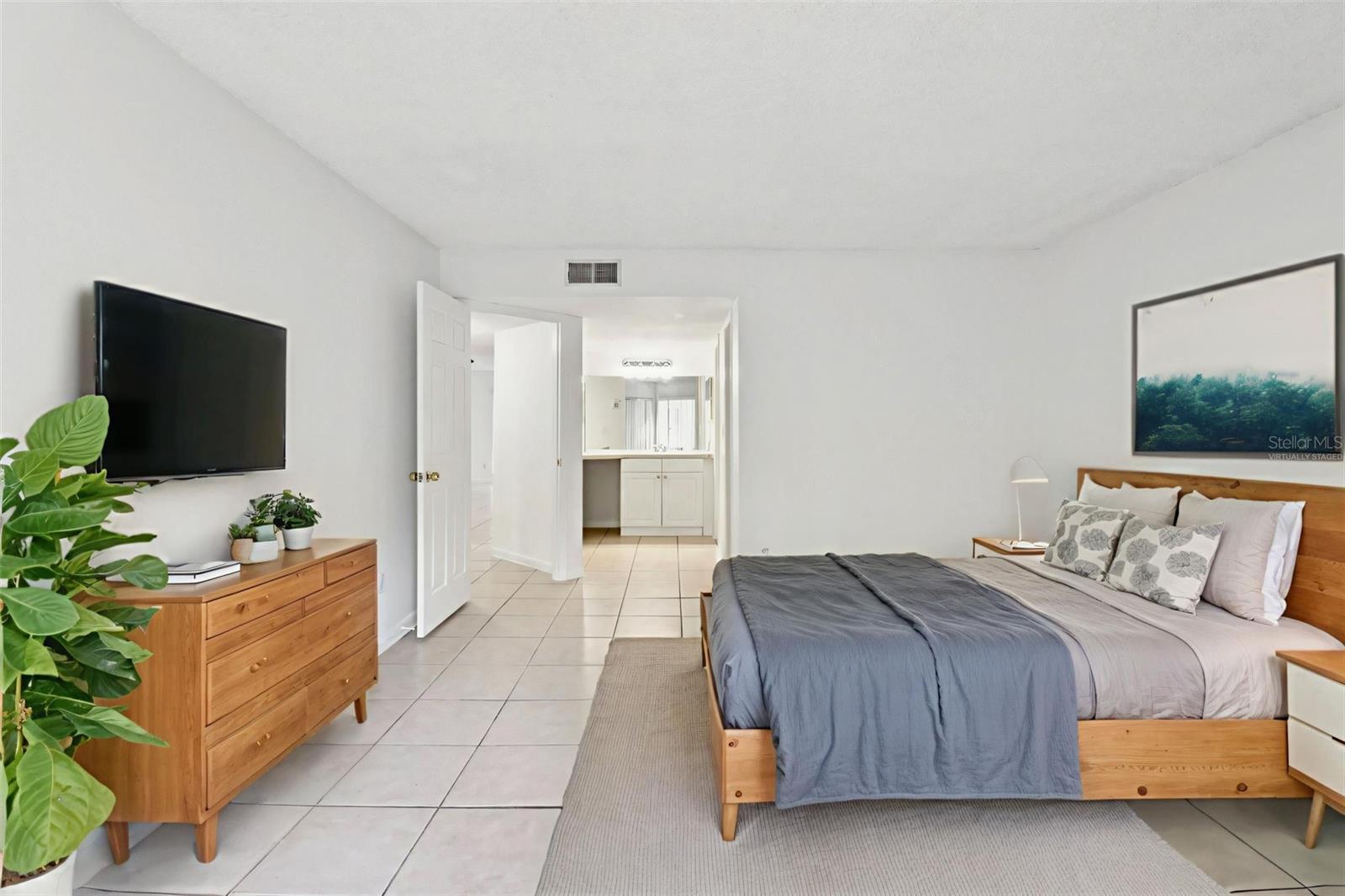 Image 8 of 19 For 4369 Aqua Vista Drive 16-c