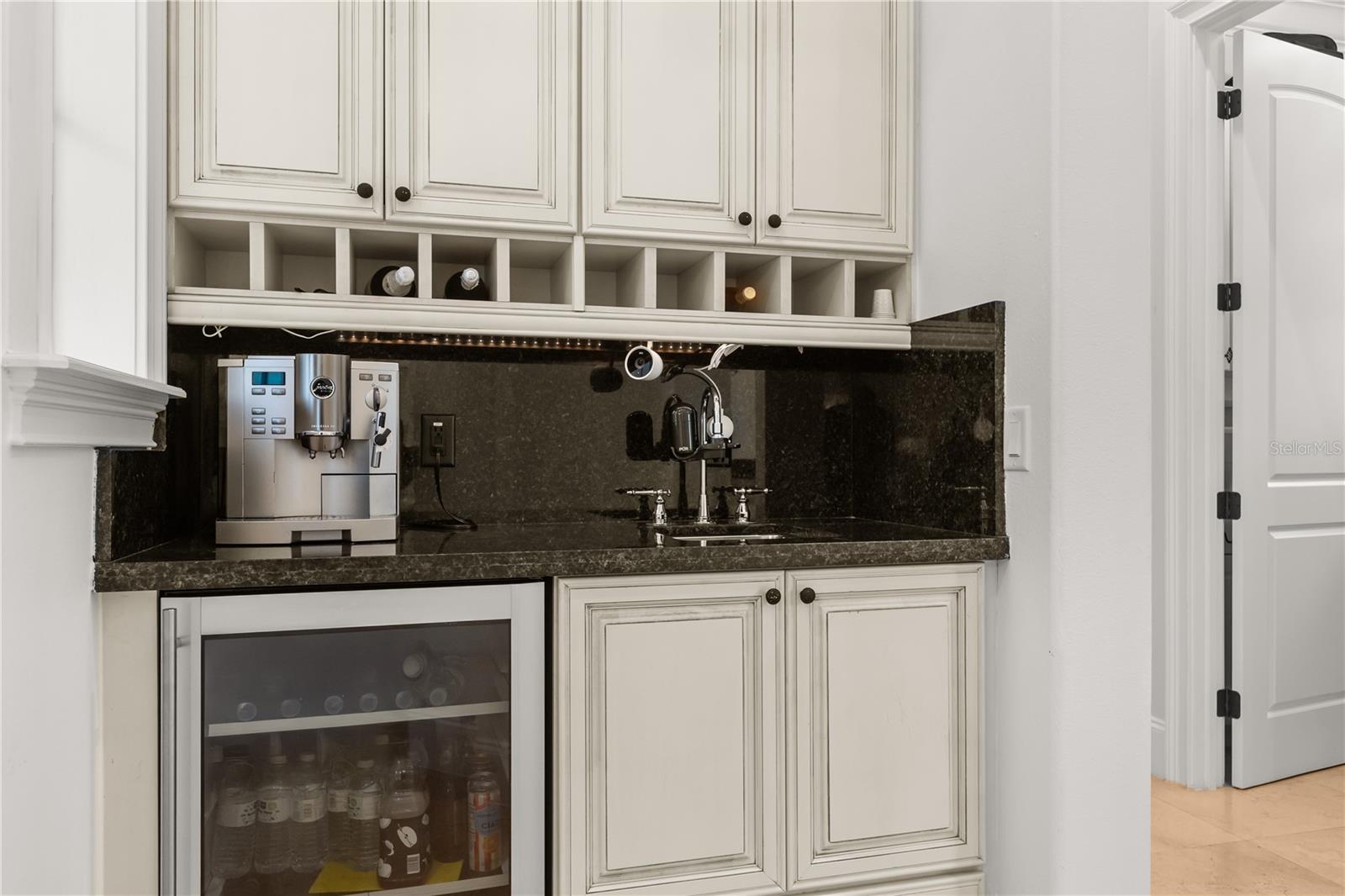 Image 20 of 55 For 1398 Grove Terrace