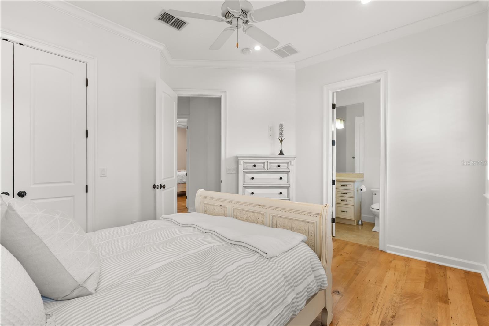 Image 43 of 55 For 1398 Grove Terrace