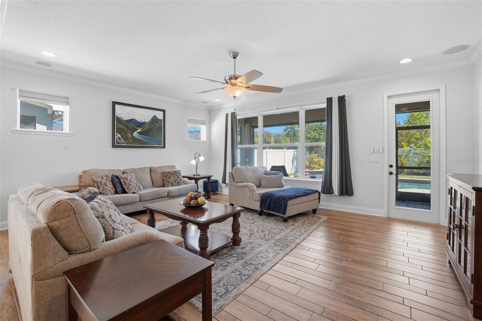 Image 16 of 34 For 10684 Langefield Street