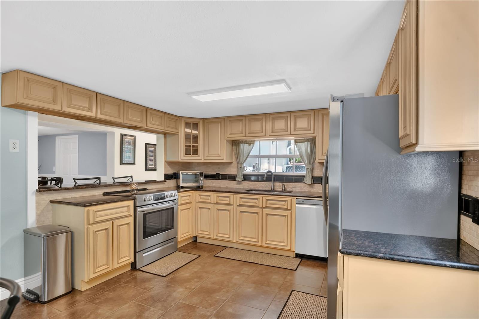 Image 13 of 54 For 619 Gatlin Avenue