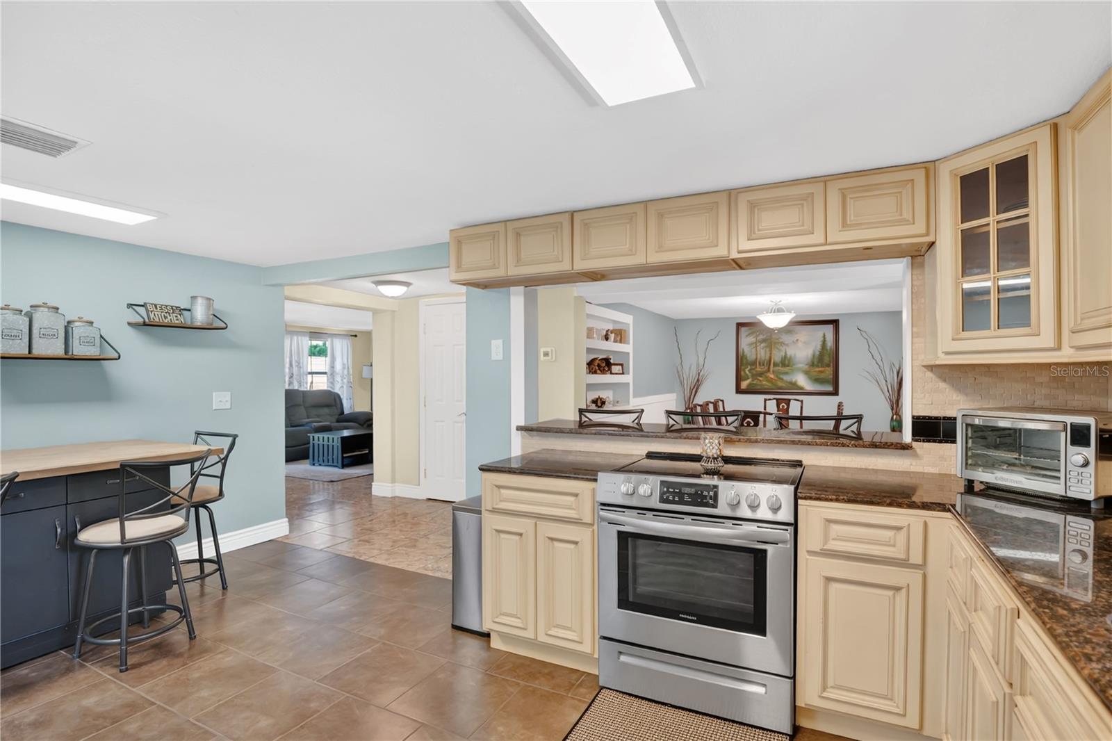 Image 14 of 54 For 619 Gatlin Avenue