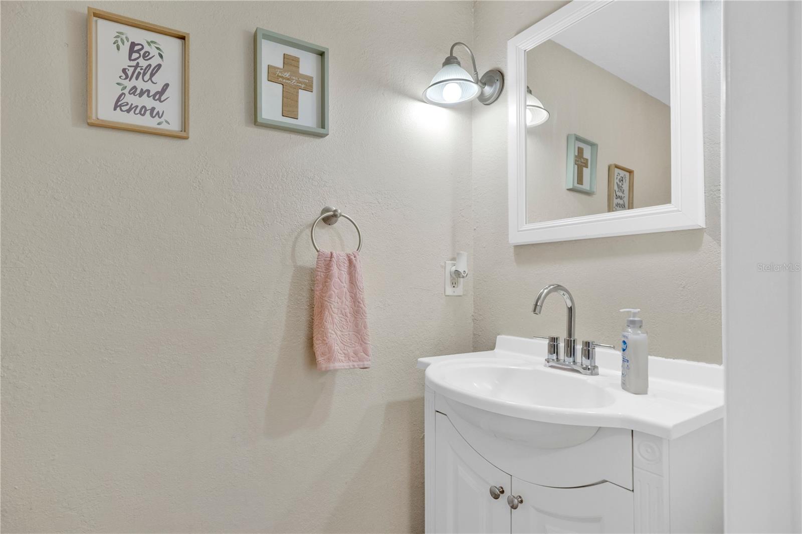 Image 17 of 54 For 619 Gatlin Avenue