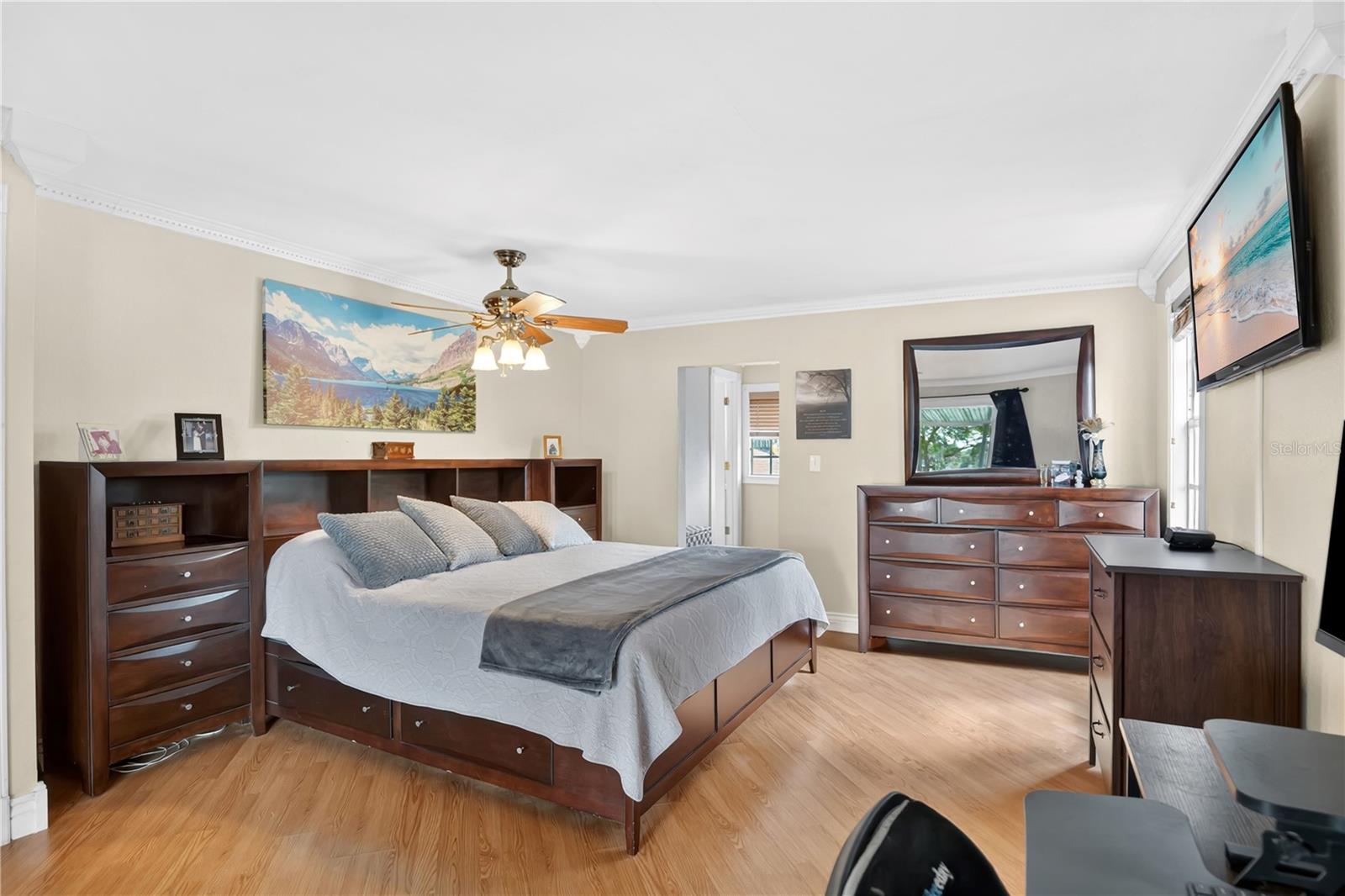 Image 21 of 54 For 619 Gatlin Avenue