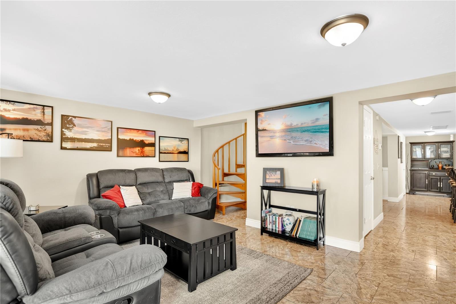 Image 8 of 54 For 619 Gatlin Avenue