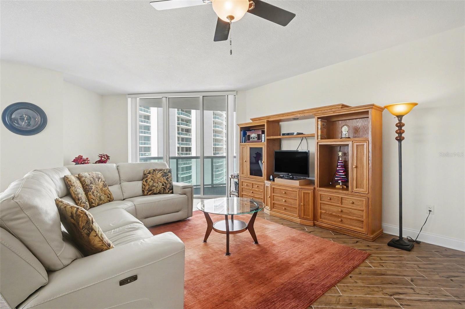 Image 12 of 32 For 231 Riverside Drive 1110