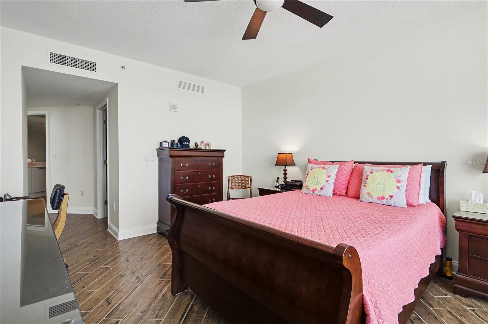 Image 15 of 32 For 231 Riverside Drive 1110