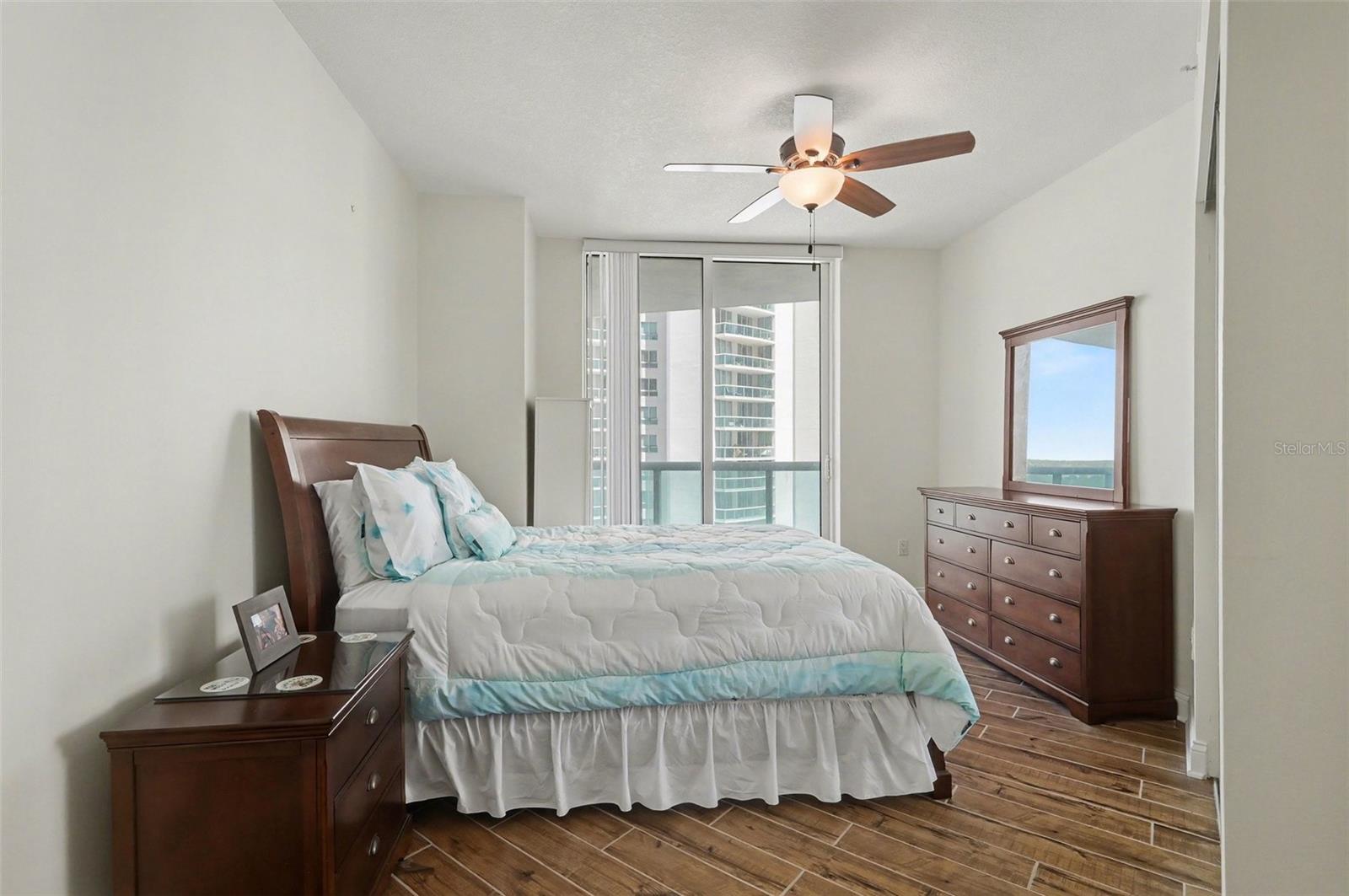 Image 21 of 32 For 231 Riverside Drive 1110