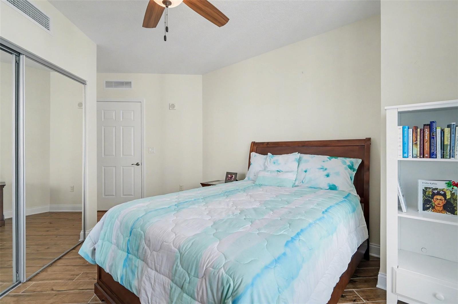 Image 22 of 32 For 231 Riverside Drive 1110