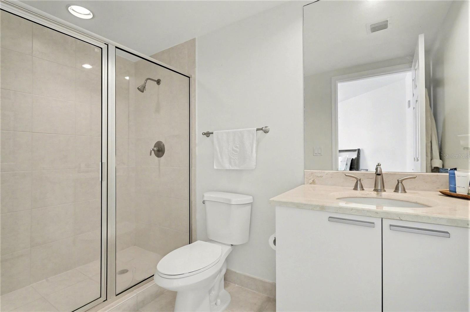 Image 24 of 32 For 231 Riverside Drive 1110