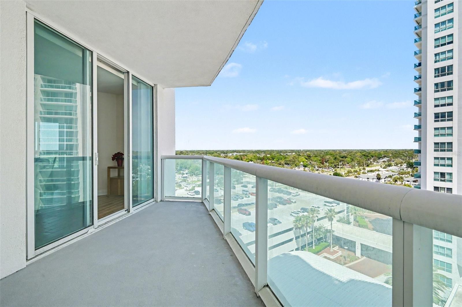 Image 4 of 32 For 231 Riverside Drive 1110