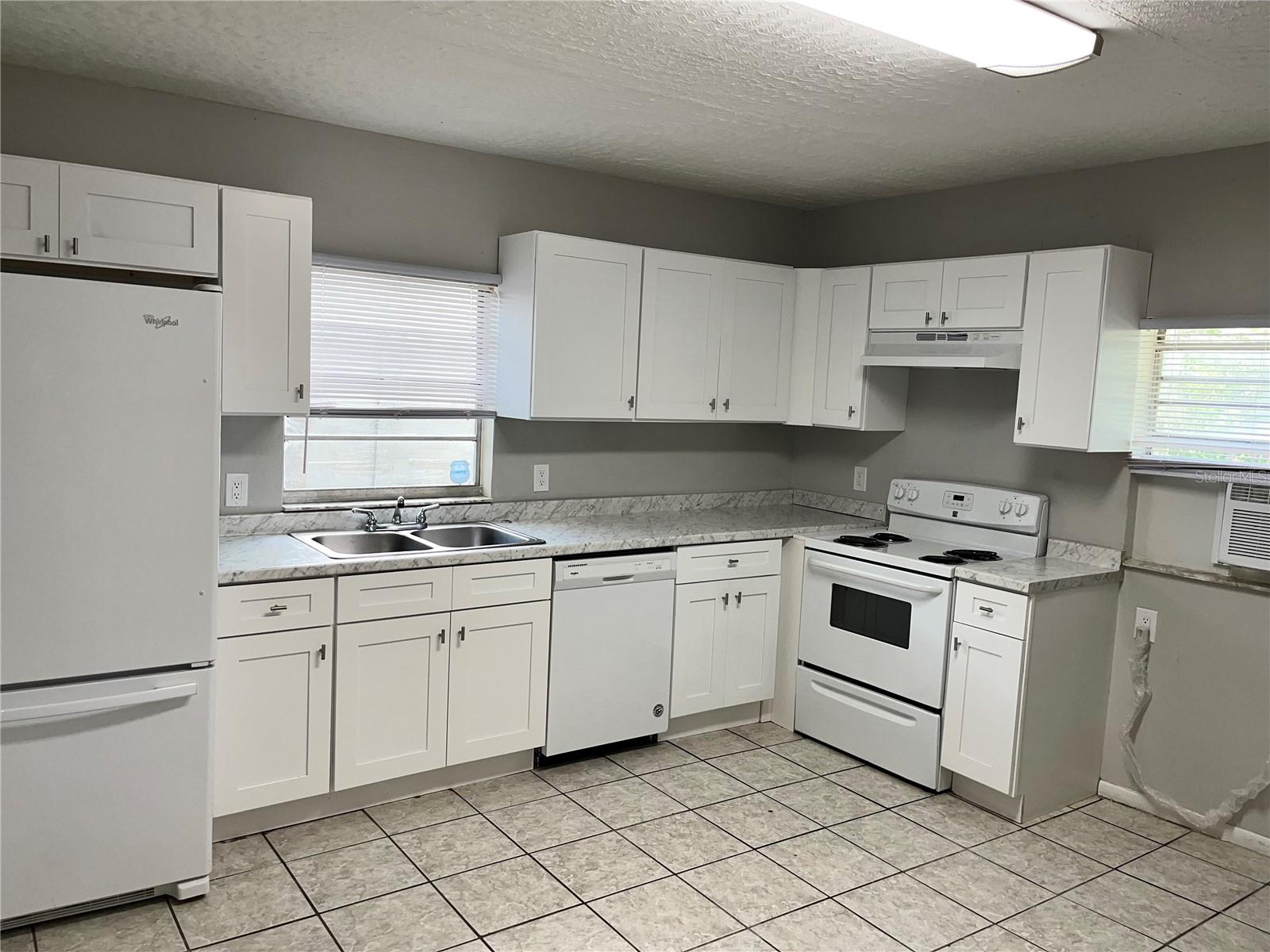 Image 2 of 11 For 625 Citrus Street