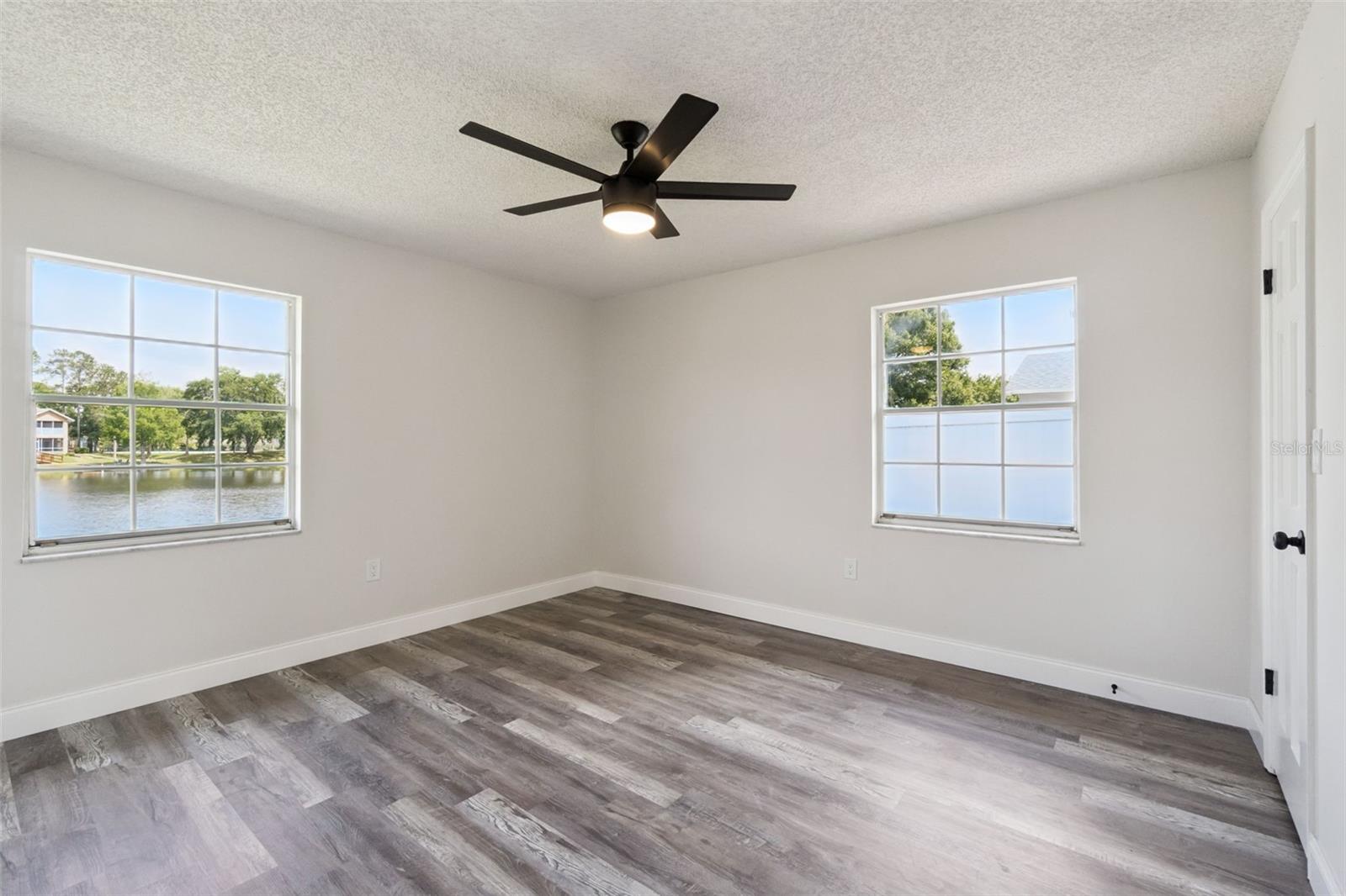 Image 17 of 25 For 2661 Ellen Avenue