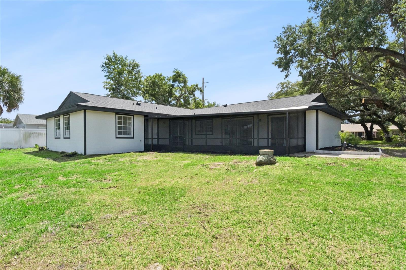 Image 21 of 25 For 2661 Ellen Avenue