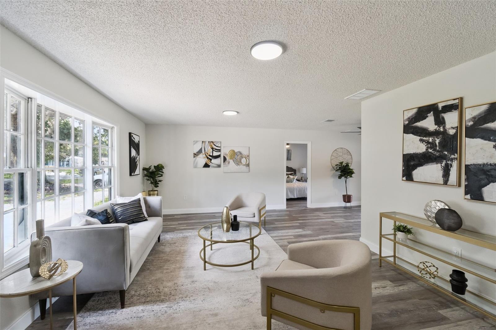 Image 4 of 25 For 2661 Ellen Avenue