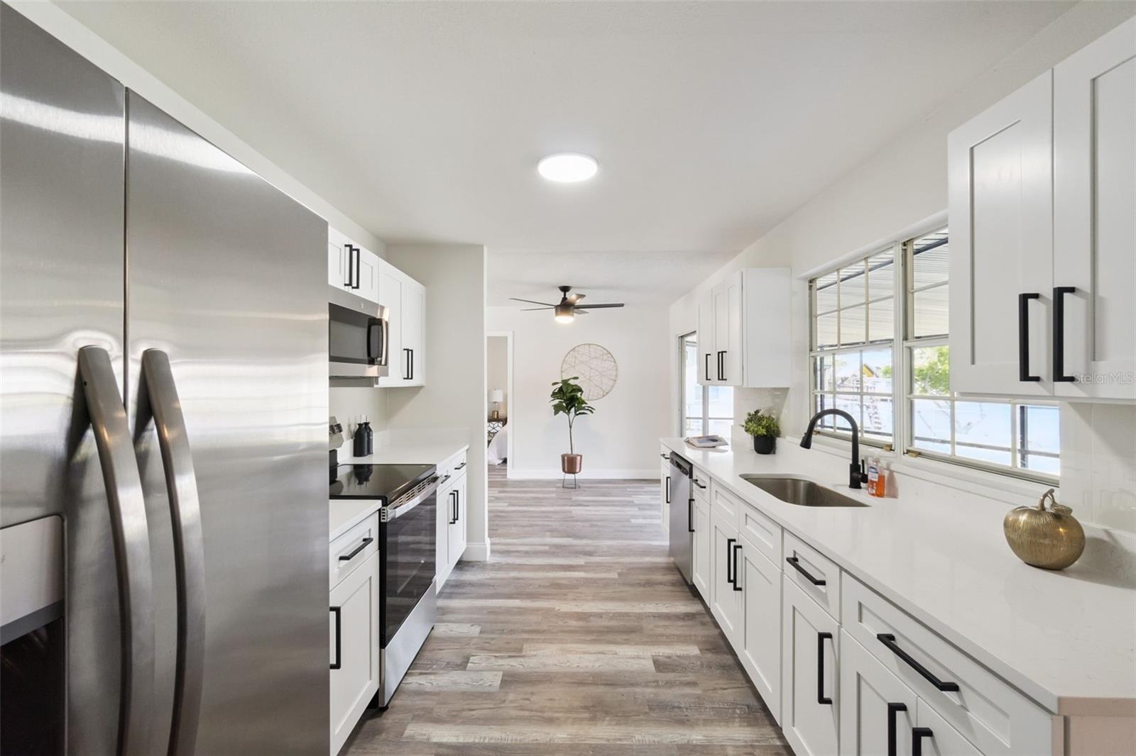 Image 7 of 25 For 2661 Ellen Avenue